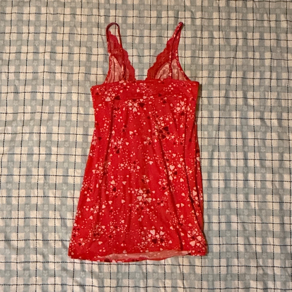 Red Lace Heart Pattern Nightgown - Picture 4 of 4